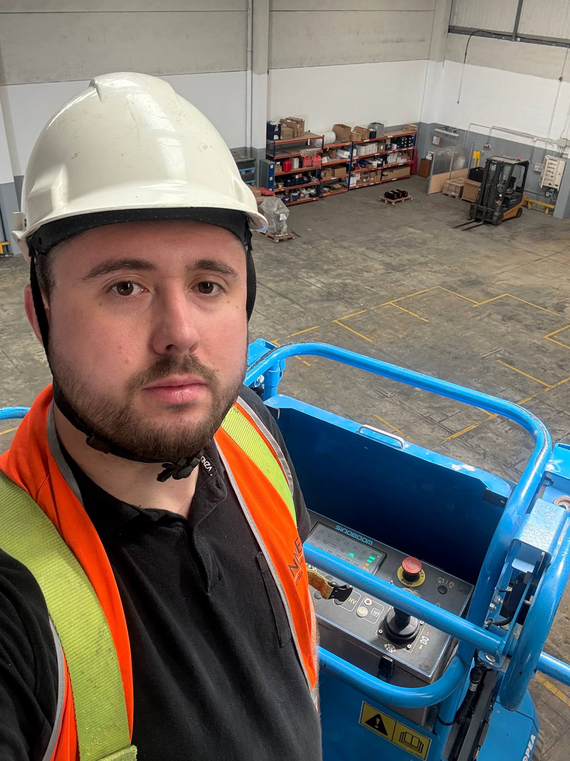 Слабые токи